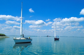 Bateaux sur le lac